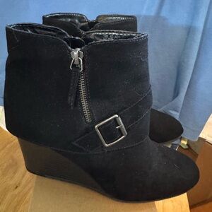 Arizona Black Suede Leather Booties Women's 10